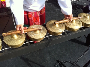 Parangal tries the Kulintronica gongs